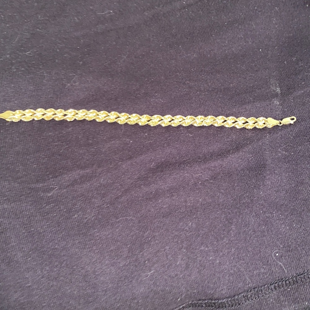 10kt INTERTWINING HEARTS BRACELET